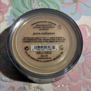 BareMinerals RARE Pure Radiance Highlighter - Loose powder.